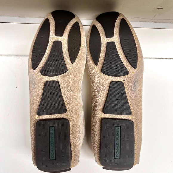 Authentic Donald Pliner Varran Embossed Suede Beige Slip-On Driving Moc SZ 11.5 - Picture 9 of 11